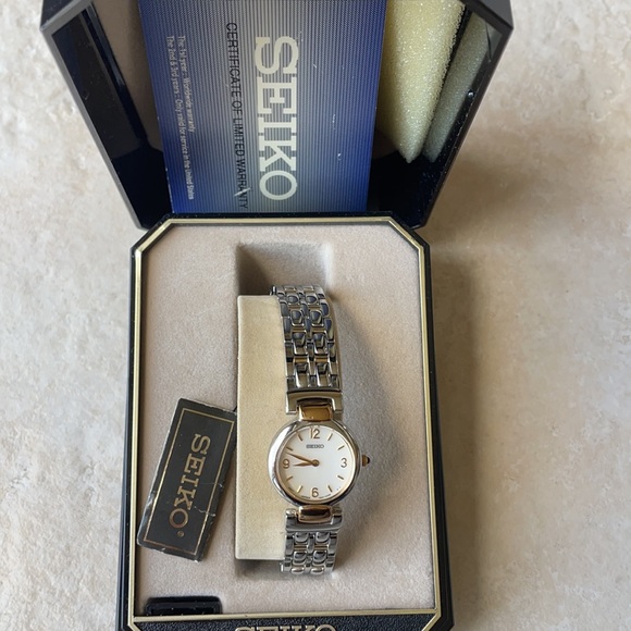 COPY - Seiko lady battery water resistant stainless steel main image 6
